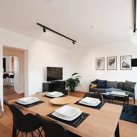 Neu I Stilvoll I Boxspring I Smart Tv I Zentral * Augsburg