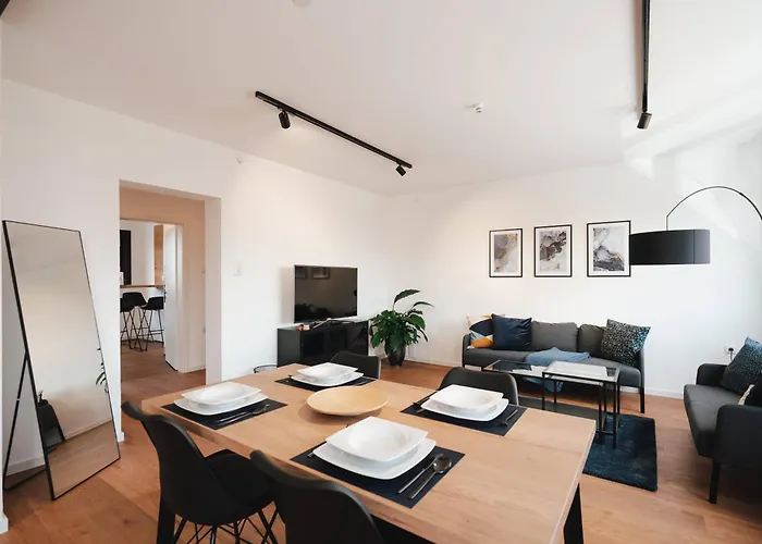 Neu I Stilvoll I Boxspring I Smart Tv I Zentral * Augsburgo