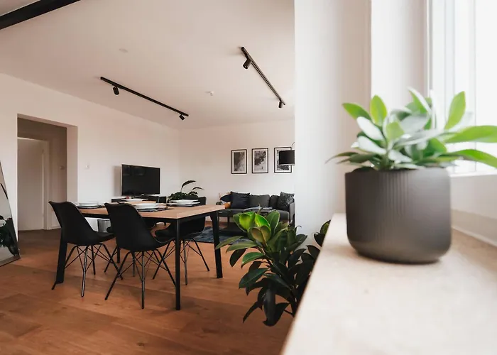 Neu I Stilvoll I Boxspring I Smart Tv I Zentral *